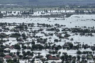 Rusové podle Ukrajinců vyhodili do povětří další přehradu - Novinky
