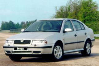Zlom pro automobilku Škoda nastal před 30 lety. Představil se model, který změnil všechno - Garáž.cz