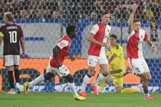 Slavia vyloupila Letnou a vrátila se do čela ligy - Sport.cz