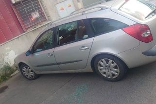Matka z Prahy nechala kojence půl hodiny v autě rozpáleném sluncem, výtky policie odmítla - Novinky