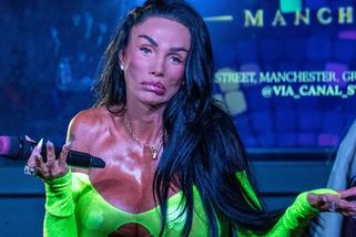 Královna plastik Katie Price se po osmi měsících rozvádí: Manžel tvrdil, že má na účtu miliony, našla tam 60 korun! - Super.cz