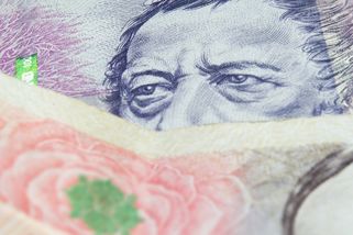 Dluh je stále dražší. Investoři po celém světě si říkají o vyšší prémii