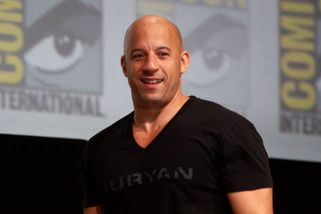 Vin Diesel slaví 59 let a ztrácí svou slavnou formu. Ze svalovce z Rychle a zběsile je chlap s pivním břichem