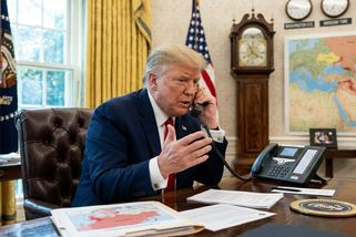 Trump a Putin si vyměnili rozkazy: Ty ukonči Ukrajinu, já zvládnu Írán