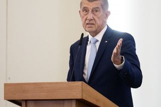 Dezinformace o polských územních nárocích: Babiš hází vinu na rozvědku a velvyslance