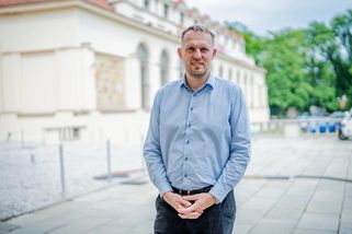 Rakovina dělohy je v Česku čím dál častější. Jak ji poznat a včas vyřešit? Odpovídá primář gynekologie