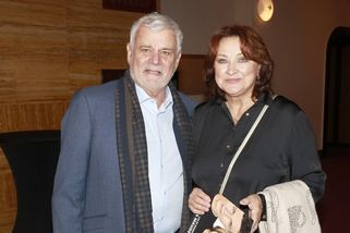 Petr Štěpánek a Zlata Adamovská vlastníma rukama proměnili ruinu na Kokořínsku v luxusní rodinnou chalupu