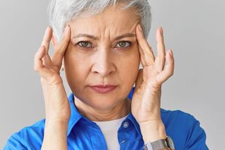 Nejhorší obočí pro seniorky. Špatný tvar přidá obličeji roky a zpřísní pohled - Médium.cz