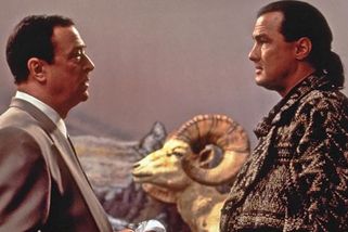 Vrcholem úpadku bylo natočit film se Stevenem Seagalem, říkal zoufalý Michael Caine • Filmožrouti.cz