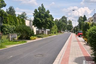 Tři hradecké ulice mají nový asfalt. Hradec otevírá Wolkerovu, Husovu a Markovickou ~