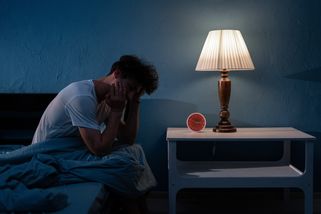 Budíte se mezi druhou a třetí ráno? Tělo volá o pomoc. Běžte k doktorovi, než bude pozdě