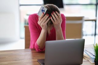 Pozor na „jednorázové“ poplatky na internetu. Platit můžete každý měsíc - Novinky