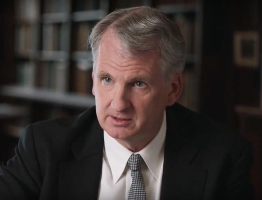 Timothy Snyder vysvětluje, co je ruský schizofašis...