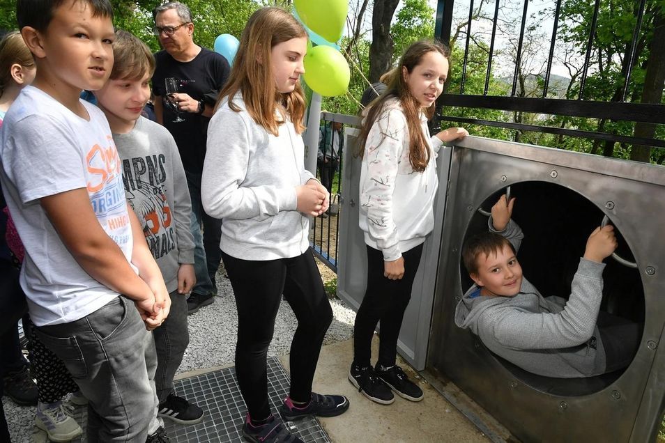 Už se jezdí! Berounský tobogan v lesoparku nedaleko medvědária zahájil provoz