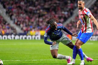 Arsenal byl okraden! Anglie spílá rozhodčím kvůli penaltám v Madridu - Sport.cz
