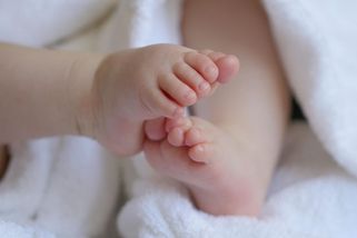 Odborníci bijí na poplach: Porodnost klesá! Řešení je přitom naprosto jednoduché - Médium.cz