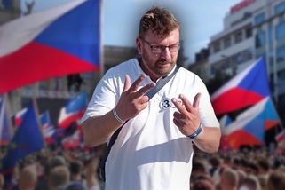 Demonstrace na Václaváku: Na pódiu opět známí exoti, kdo ale konečně definuje tyto záhadné tvory? | Události Luďka Staňka