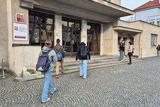 Děti počítají šance, dostat se na SŠ je ve středních Čechách těžší