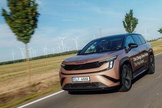 Vlajková Škodovka ujede přes 900 km na jedno nabití! Z Mladé Boleslavi k moři dojela s rekordní spotřebou - Garáž.cz