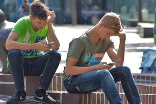 Chlapcům s osamělostí pomáhají, u dívek je to naopak, říká o vlivu videoher výzkumník Lacko