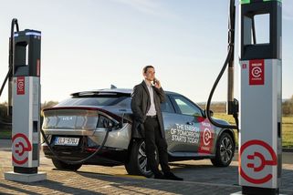 Orlen v Česku šlápne do vlastních nabíječek! Víme, kde je chystá postavit, počet má růst raketovou rychlostí - Garáž.cz