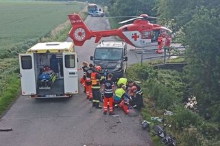 Motocyklista, kterého u Holešova srazila dodávka, v nemocnici zemřel - Novinky