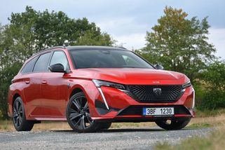 Zajímavé auto, ale rizikový motor. Tento francouzský kombík je ojetina s obrovskými otazníky - Garáž.cz