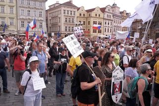 Snad se vláda zalekne, v Praze se demonstrovalo za nezávislost médií - Novinky