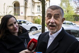 Glosa: Drbání prasete místo čtení Kundery. Léto s Babišem - Seznam Zprávy
