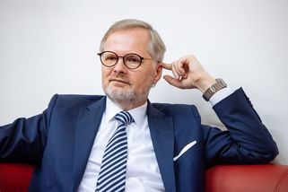 Já že žiju v bublině? Na to zapomeňte, jsem úplně normální člověk, říká premiér Fiala