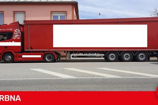 Celníci zastavili zahraniční kamion, který převážel tuny odpadu. Mířil do Budějc