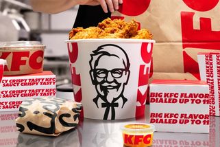 Kyblík jako nové logo. KFC řeší potíže na několika trzích a chystá rebranding