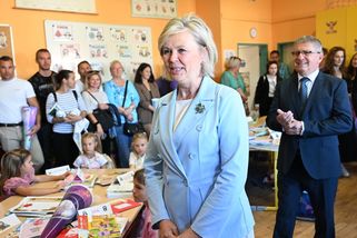 Eva Pavlová zazářila první školní den: Elegantní kostýmek a milé gesto pro prvňáčky