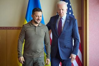 Dát Ukrajině F-16 je kolosální risk, tvrdí Rusové. Ano, ale pro ně, reagoval Biden - Novinky