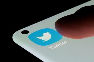 Modrá ikona za 200 Kč měsíčně. Twitter spustil nový systém předplatného - Novinky