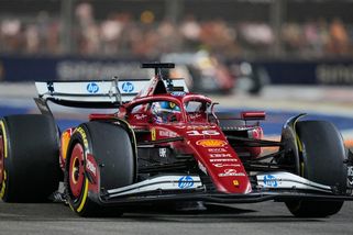Frustrace ve Ferrari roste. Piloti přiznávají: S autem se trápíme, soupeřům se nemůžeme rovnat - Sport.cz