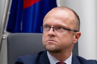 ‚Sbohem a šáteček.‘ V SOCDEM končí po 25 letech hejtman Pardubického kraje Netolický