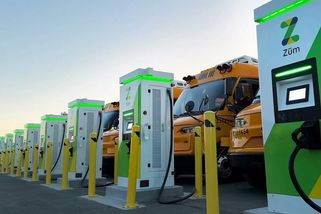Elektrická síť v USA kolabovala, zachránily ji elektrické autobusy