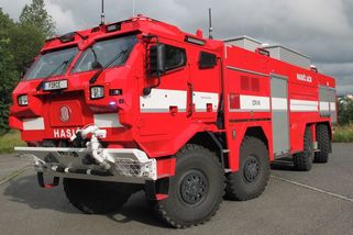 Mrkněte na nejextrémnější Tatry na světě! Vozí mosty, tahají letadla, zachraňují horníky nebo rozhání davy - Garáž.cz