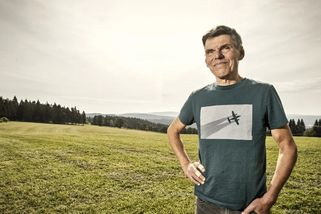Dědkův Jablotron se zase dělí o zisk. Zaměstnancům už naspořil půl milionu