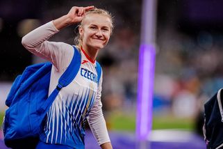 Hrubá poslední českou finalistkou, Stráský je ve hře o kvalitní výsledek - Sport.cz