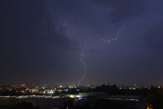Meteorologové vyhlásili varování před bouřkami na jihu a západě Čech