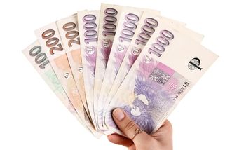 Poslanci za dojíždění do práce berou od 37 910 do 56 865 korun měsíčně - Médium.cz