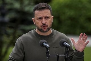 Rusko tento týden poslalo na Ukrajinu přes 800 bomb. Zelenskyj znovu žádá o zbraně - Novinky