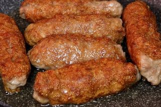 Recept na tohle chorvatské čevapčiči jsem si přivezla z dovolené – nevěřila bych, že jen díky této surovině bude tak šťavnaté