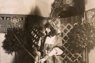 Chodila nahá a do očí si kapala jed. Markýza Luisa Casati se stala múzou futuristů i Diora