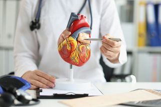 Trauma i radost nás mohou stát život. Vědci popsali další případ vzácného syndromu