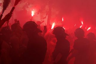 Bláznivý omyl. Fanoušci Barcelony napadli autobus s vlastními hráči - Sport.cz