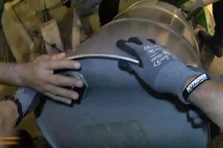 Pašovaná nafta v dodávkách u Břeclavi: Skrýše v autech zachytilo video