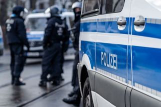 Razie v uprchlické ubytovně. Německá policie kvůli útoku zatkla druhého člověka - Seznam Zprávy